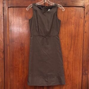 J Crew brown 100% silk dress. A line with bow. Size 0 petite